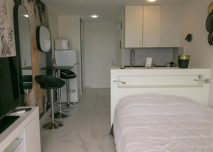 Cap D'agde Naturiste Heliopolis - Petit Caprice